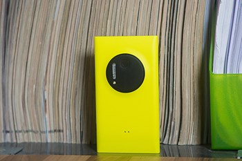 Nokia Lumia 1020 (1).jpg